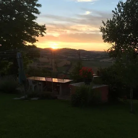 Ferienhaus In Mit Grill Und Garten * Arcevia